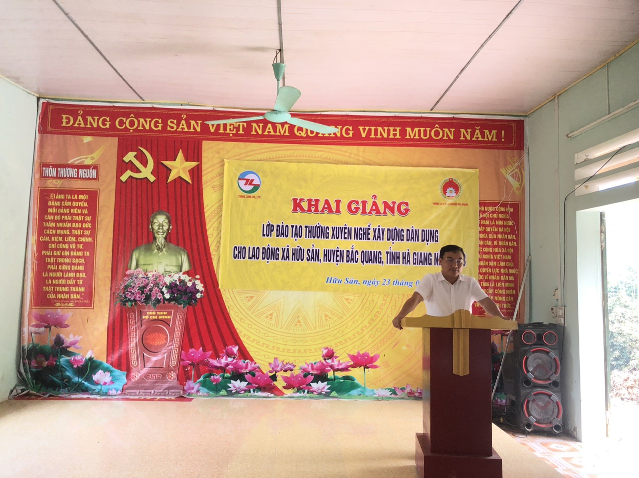 Xã Hữu Sản tổ chức Lễ khai giảng lớp học nghề xây dựng dân dụng tại thôn Thượng Nguồn