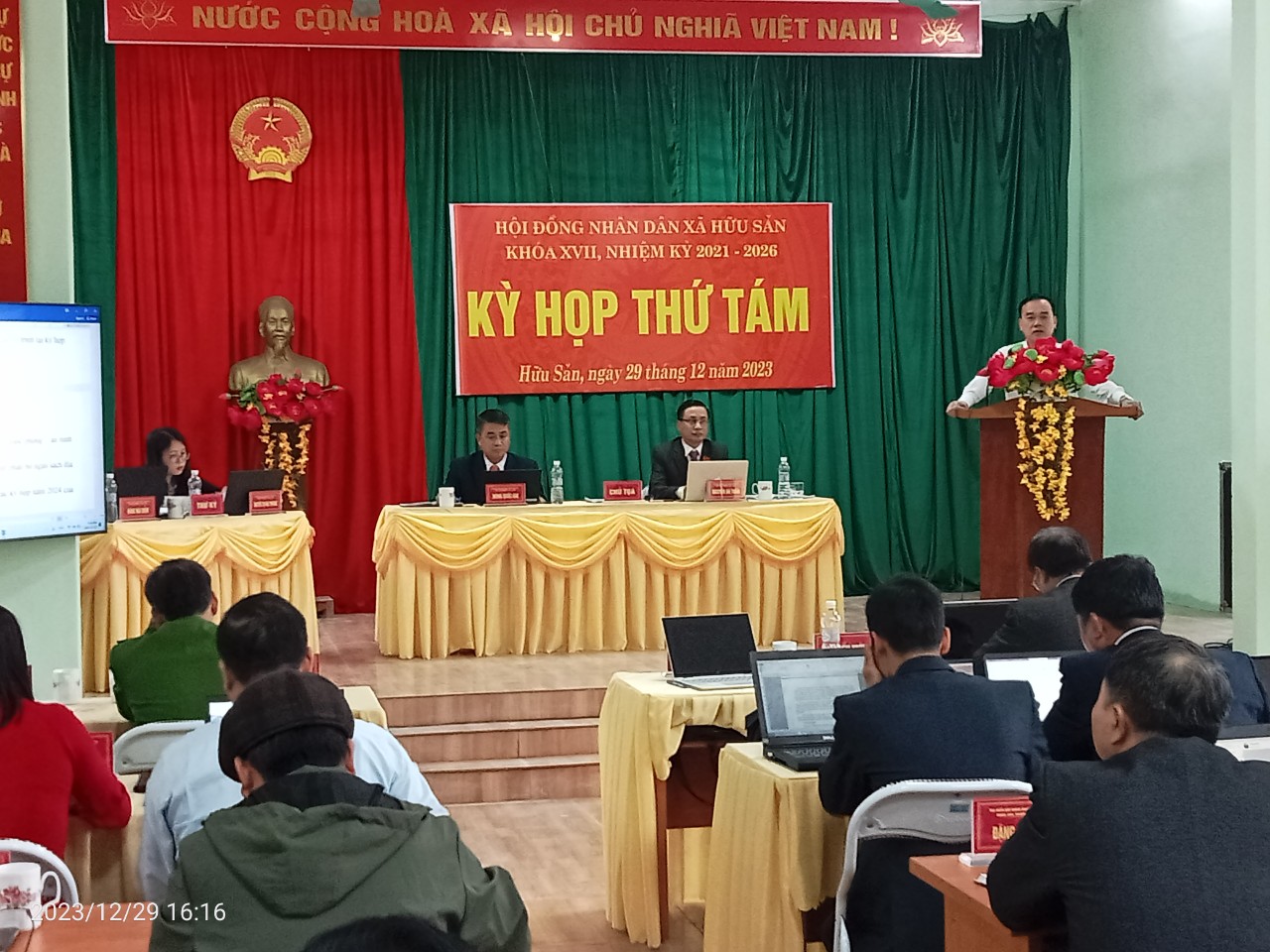 Hội đồng nhan dân xã Hữu Sản tổ chức kỳ họp thứ Tám HĐND xã nhiệm kỳ 2021 – 2026.